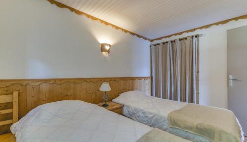Superior One-Bedroom Apartment with Balcony