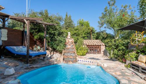 Two-Bedroom Deluxe Apartment with Garden View