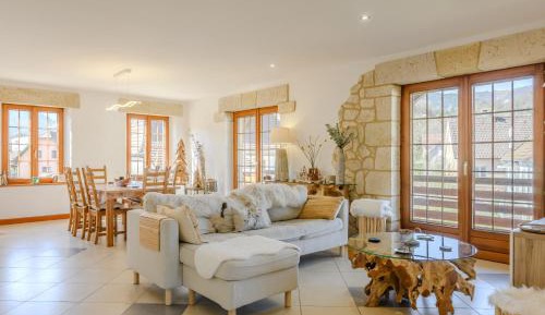 Three-Bedroom Apartment with Mountain View