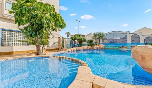 Two-Bedroom Deluxe Apartment with Garden View