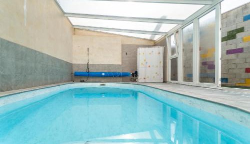 Apartment with Shower