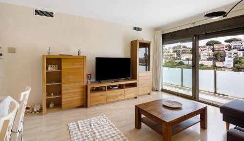 Three-Bedroom Premium Apartment with Balcony