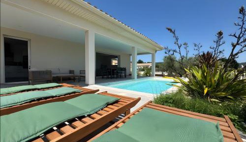 Villa with Garden View