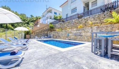Villa with Garden View