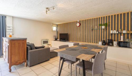 One-Bedroom Apartment with Garden View
