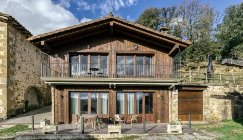 Two-Bedroom Deluxe Apartment with Garden View
