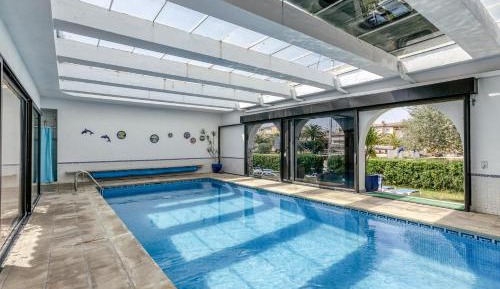 Two-Bedroom Deluxe Apartment with Ocean View