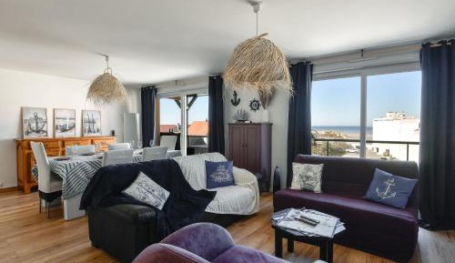 Two-Bedroom Deluxe Apartment with Ocean View