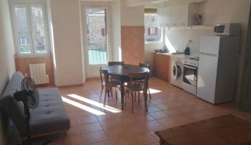 Two-Bedroom Deluxe Apartment with Balcony