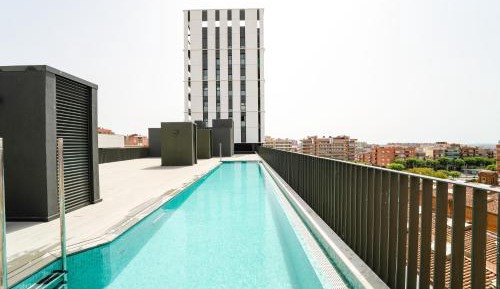 Two-Bedroom Deluxe Apartment with Balcony