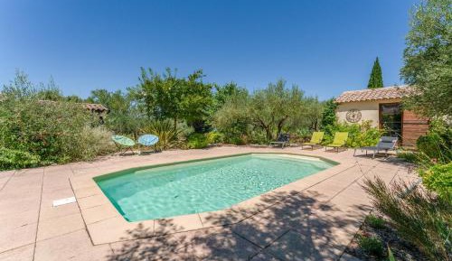 Villa with Garden View