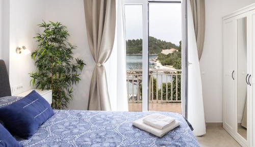 Two-Bedroom Apartment with Sea View
