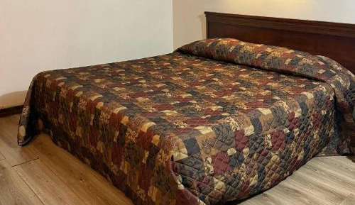 King Bed Smoking