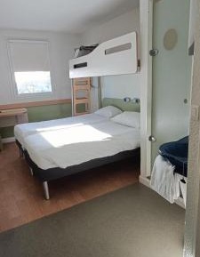 Standard Room With Three Single Beds