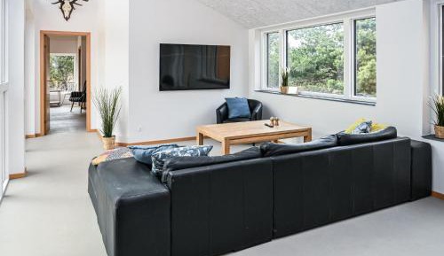 Eight-Bedroom Holiday Home
