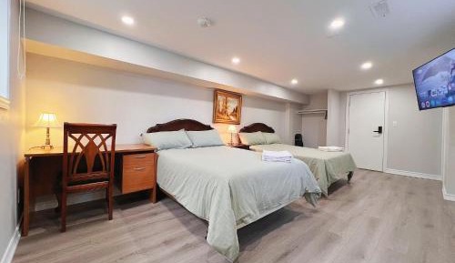 Quadruple Room with Private Bathroom