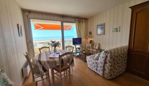 Studio Apartment with Sea View