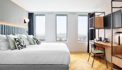 King Room with Eiffel Tower View