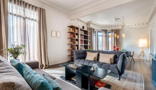 Superior Five-Bedroom Apartment