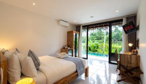 King Room with Pool View