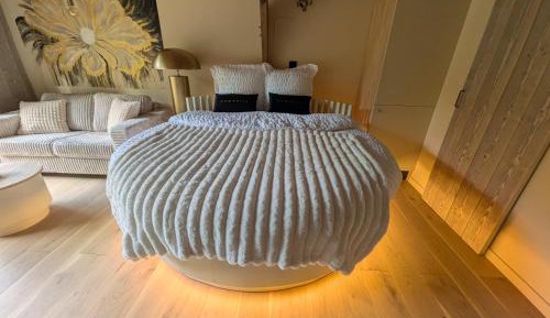 Studio Apartment with King Bed