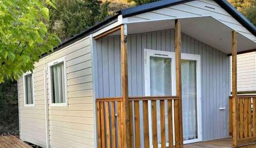 One-Bedroom Bungalow