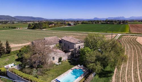Two-Bedroom Deluxe Apartment with Garden View