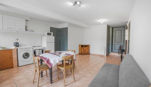 Two-Bedroom Deluxe Apartment with Balcony