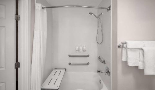 King Room with Bath Tub - Mobility/Hearing Accessible - Non-Smoking