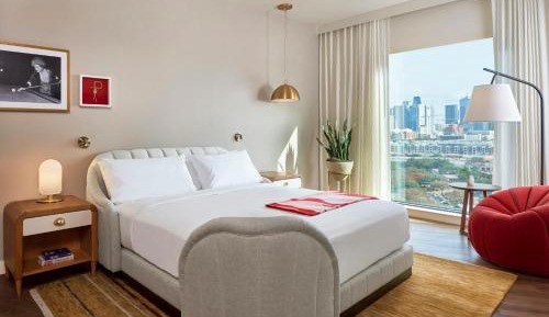 Deluxe King Suite