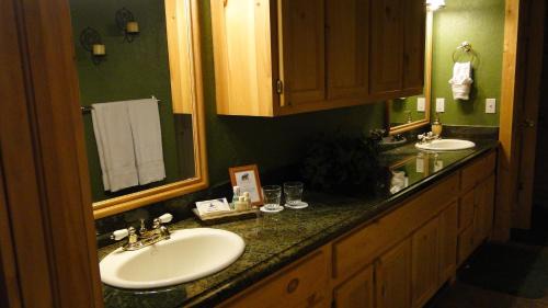 Superior King Suite