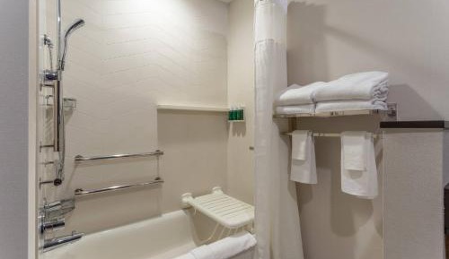 King Room - Hearing Accessible