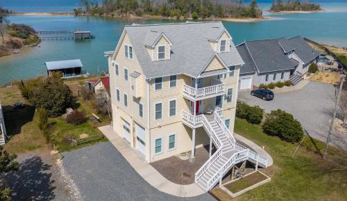 Six-Bedroom House
