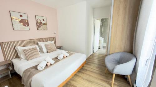 Deluxe One-Bedroom Apartment