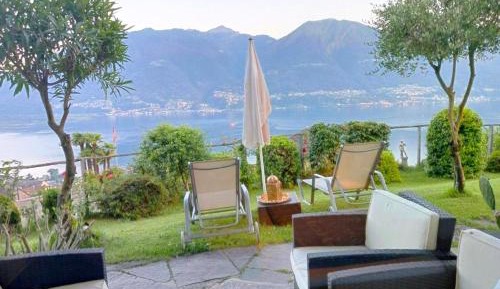 Apartment with Lake View