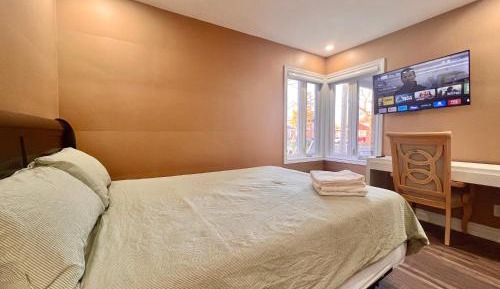 Deluxe Double Room with Shower