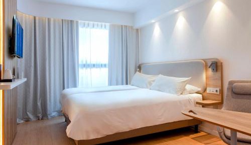 Standard Room with Free Breakfast