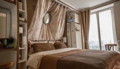 Standard Double Room with Shared Bathroom