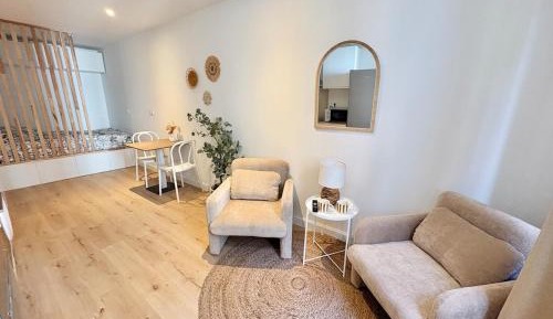One-Bedroom Apartment - Non-Smoking
