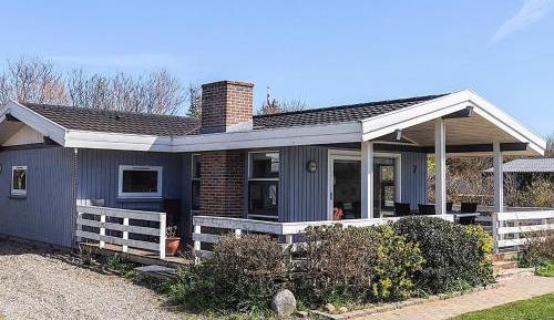 Three-Bedroom Vacation Home 