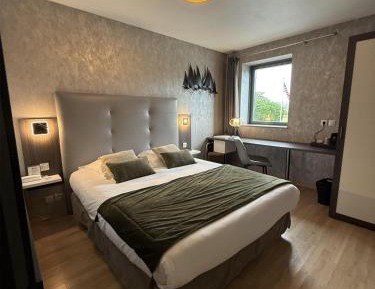 Comfort Queen Room