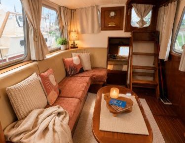 Bungalow - Water Front 
