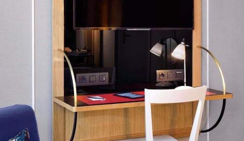 Superior Room Queen Bed