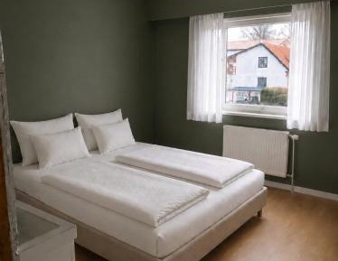 Standard Double Room with Shared Bathroom