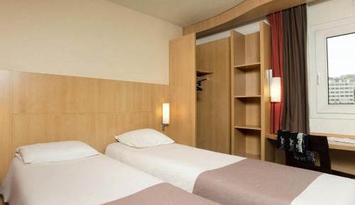 Standard Room with 2 Single Beds