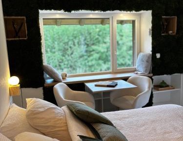 Suite with Hot Tub