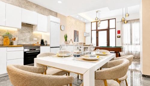 Deluxe Apartment