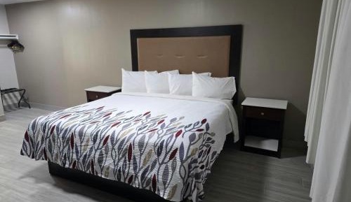 Deluxe King Room Non-Smoking