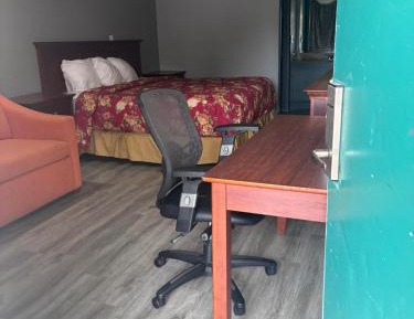 Deluxe King Suite