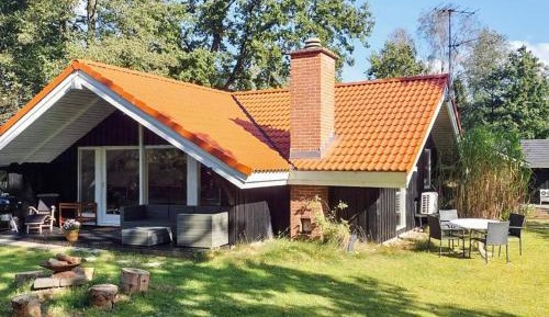Three-Bedroom Vacation Home 